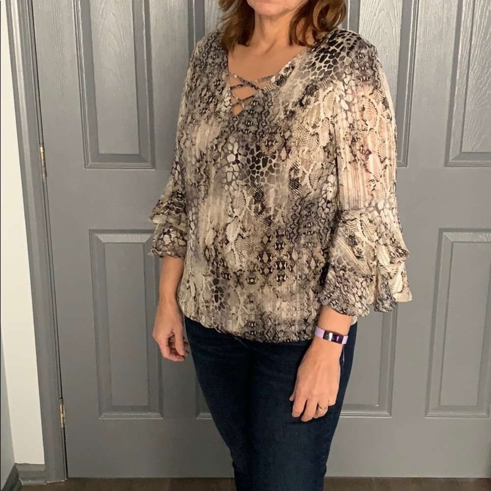 Sara Michelle Bell Bottom Blouse